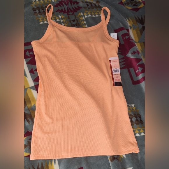 Set of Womens Tank Top's - Picture 9 of 10